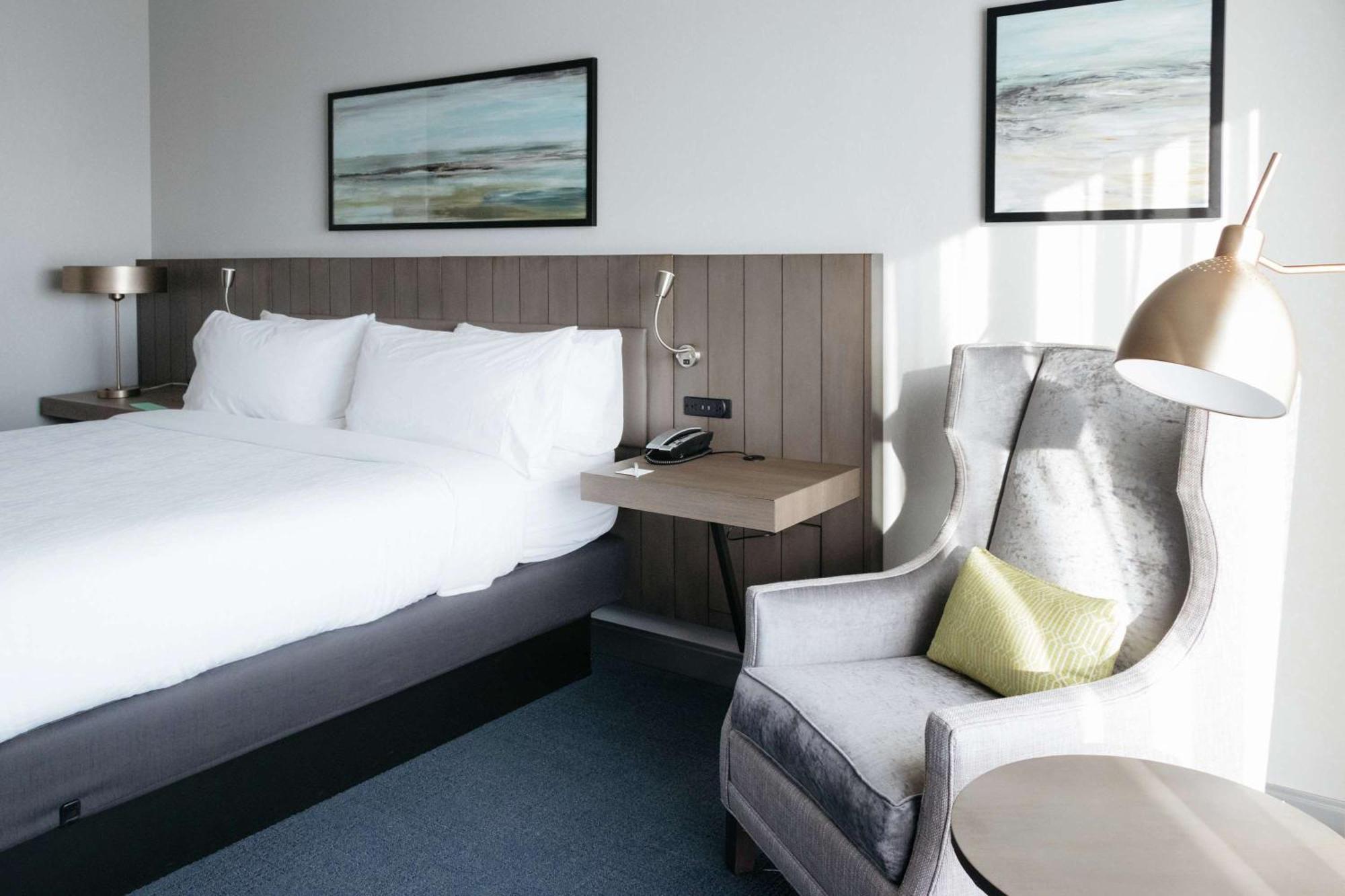 Hilton Garden Madison Hotel 3*