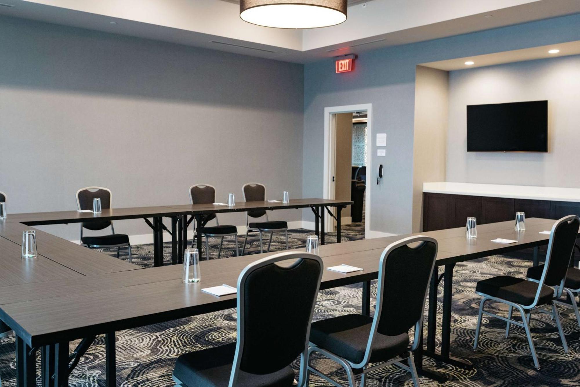 Hilton Garden Madison 3*
