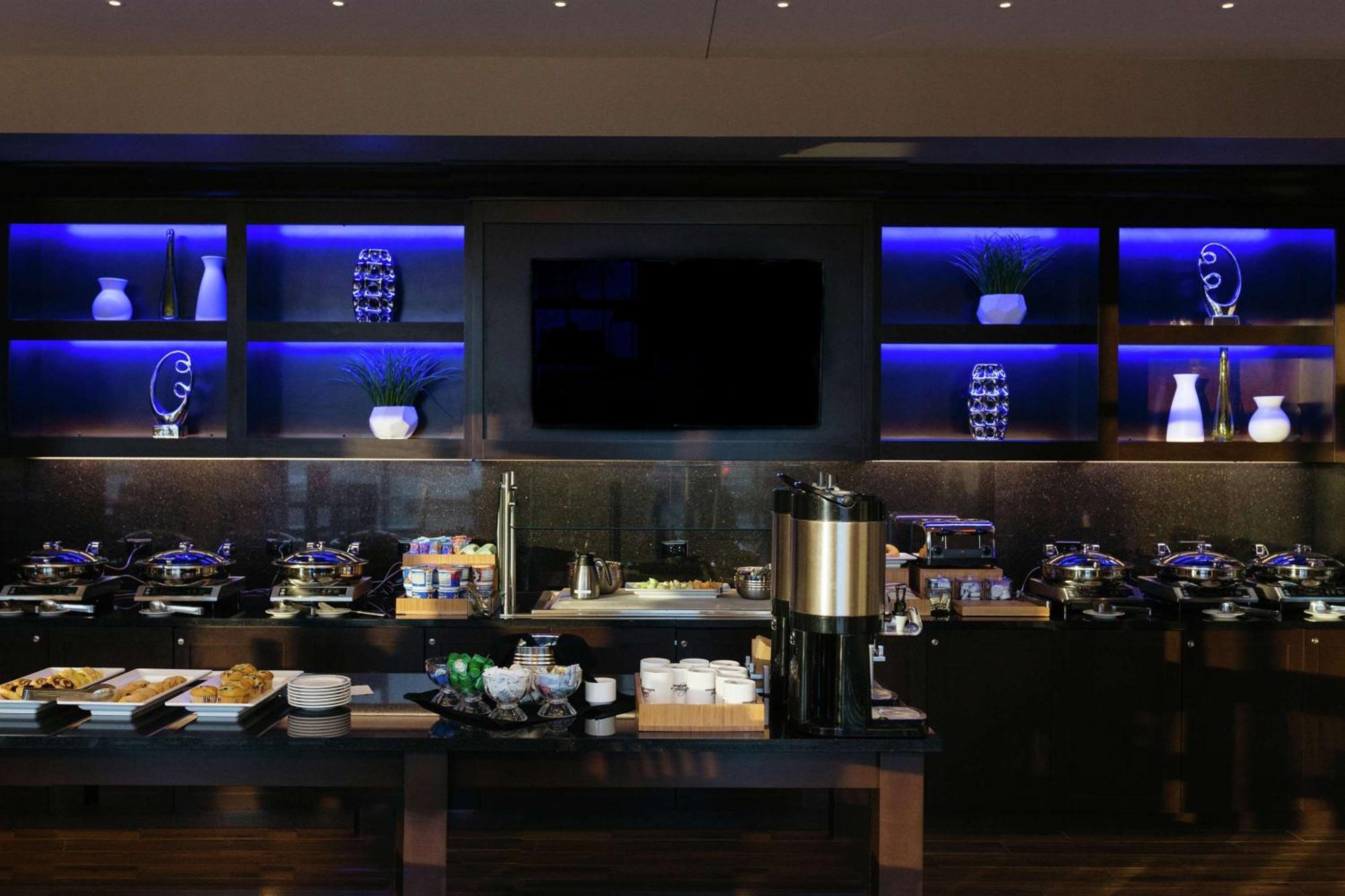 Hilton Garden Madison Hotel 3*